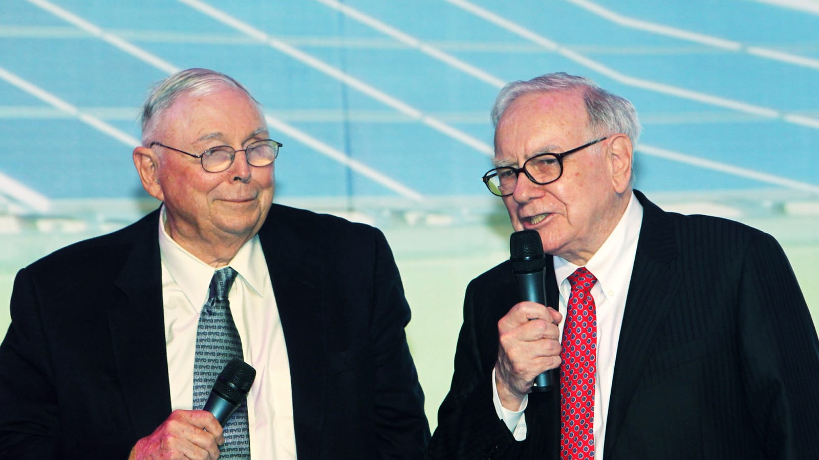 Cặp bài trùng Charlie Munger và Warren Buffett